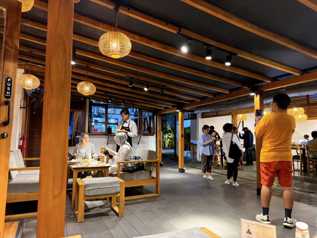 Masama Cafe店内